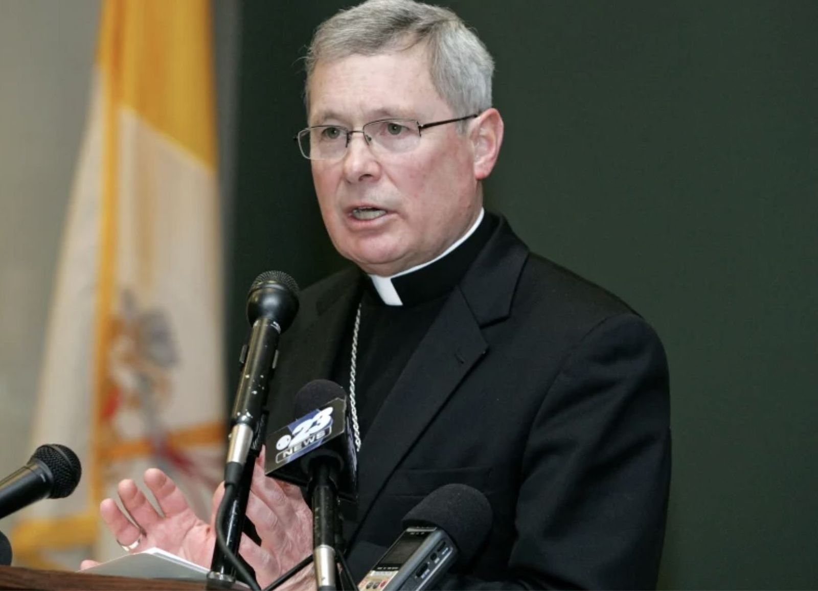 El obispo David J. Malloy, de Rockford