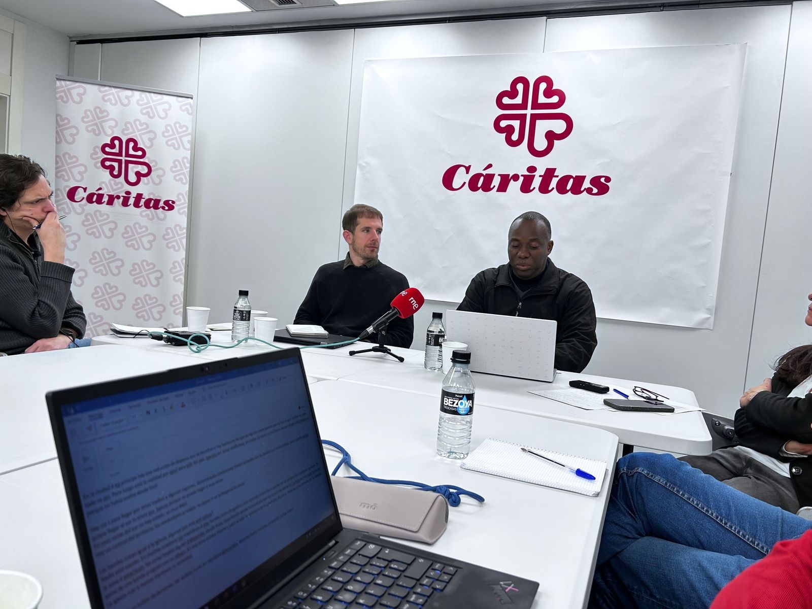Yvel Germain durante la rueda de prensa en la sede de Cáritas Española