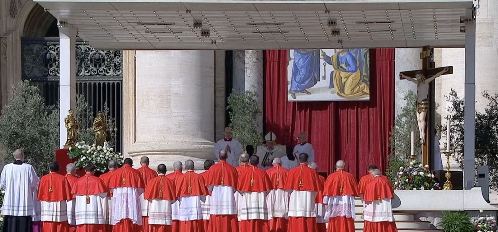 El Papa bendice a los nuevos cardenales