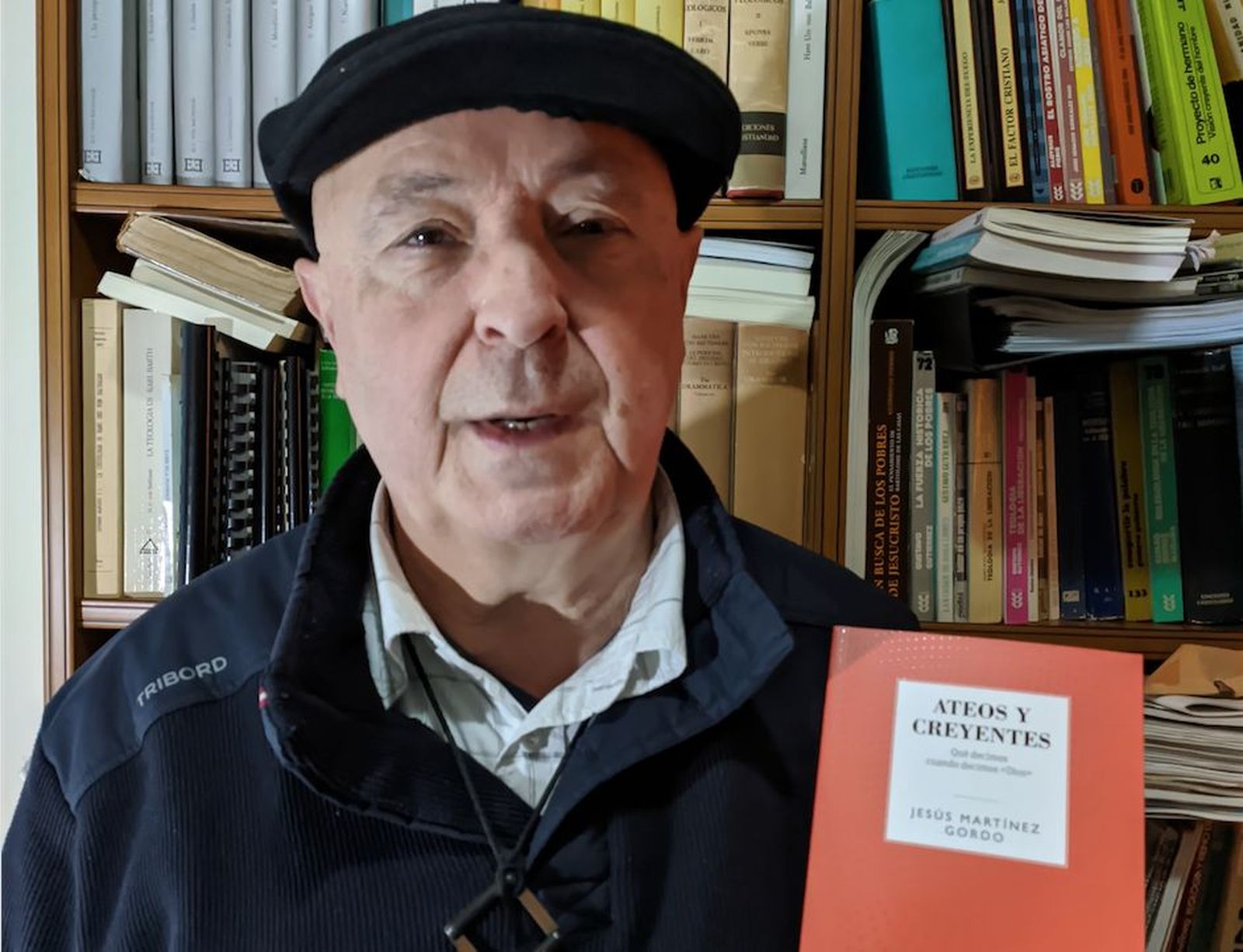 Jesús Martínez Gordo con su nuevo libro