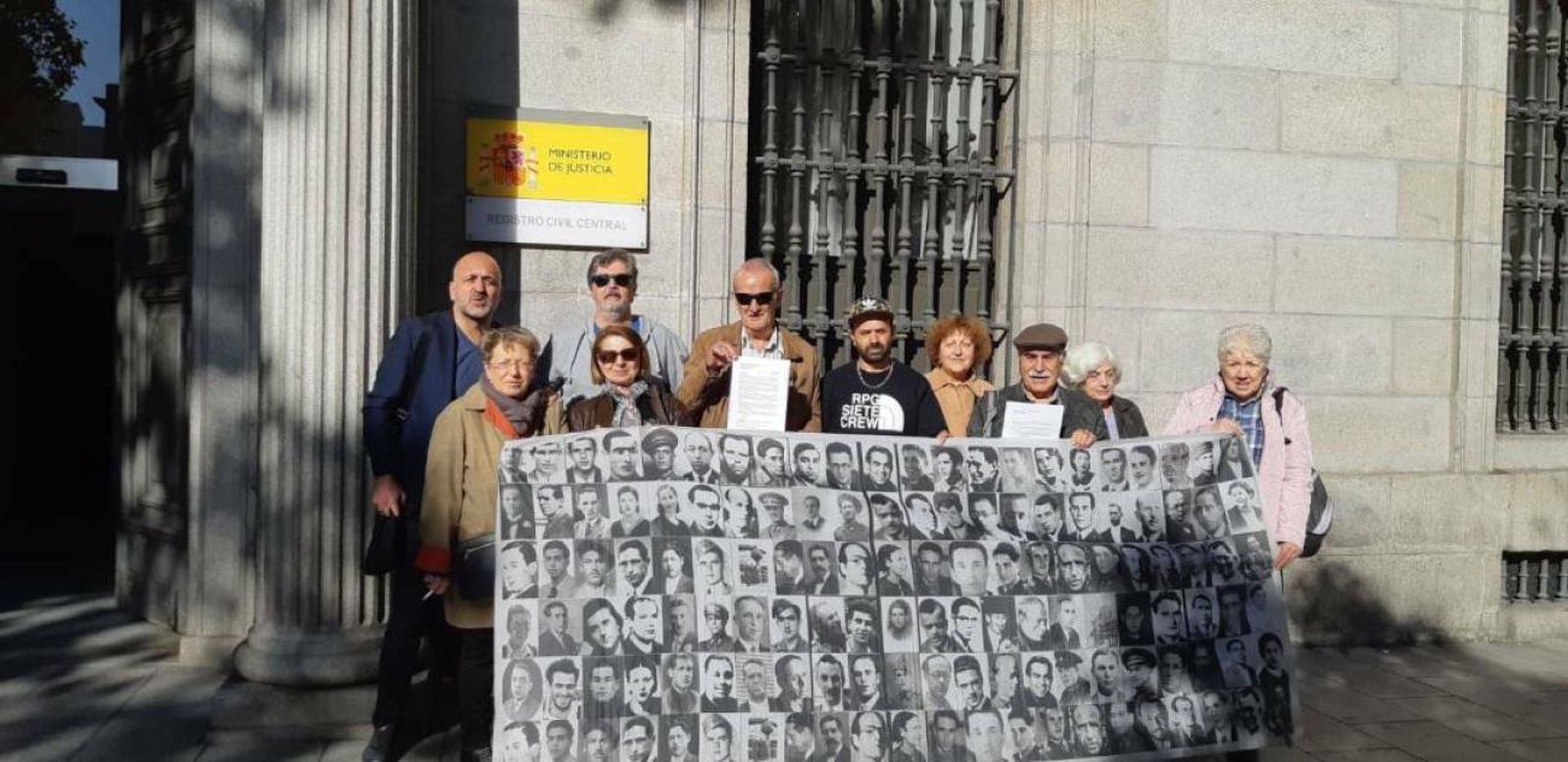 Protesta contra la inhumación de Franco en la Almudena