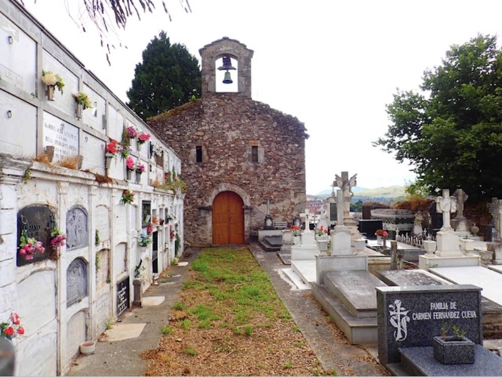 Antiguo cementerio de Tineo