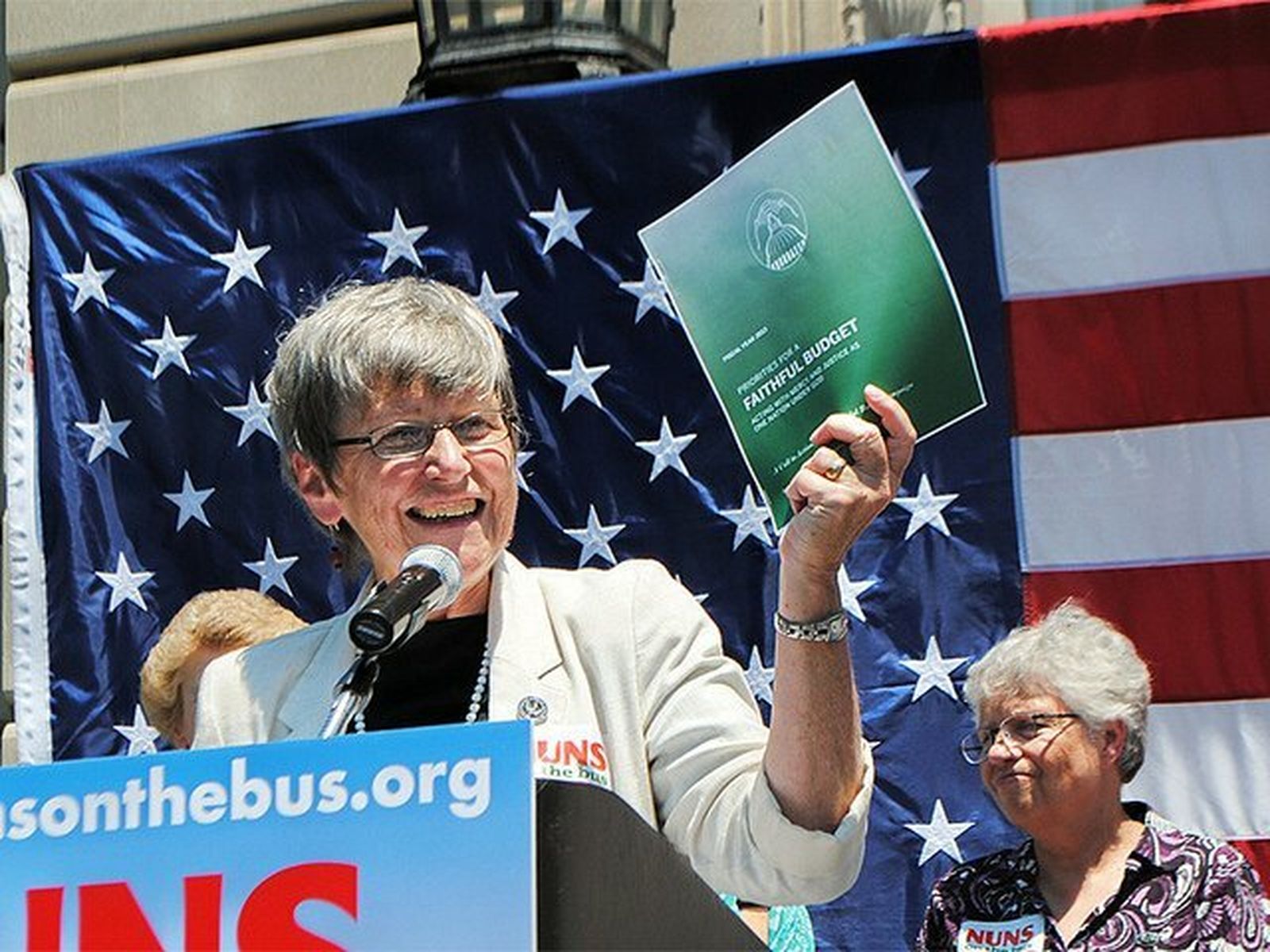 Simone Campbell, participante en el evento "Voces de Fe" en el Vaticano