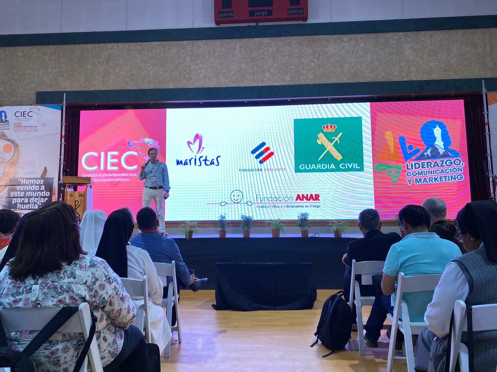 Arturo Cavanna presentó la campaña #Notecallescuentalo