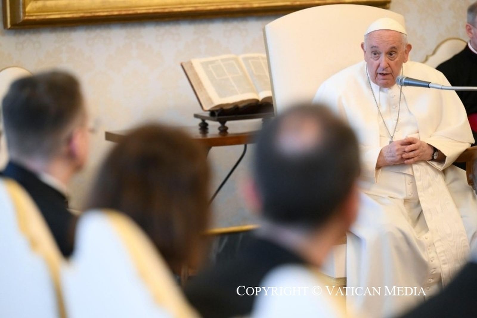 El Papa, con la Pontificia Comisión Bíblica