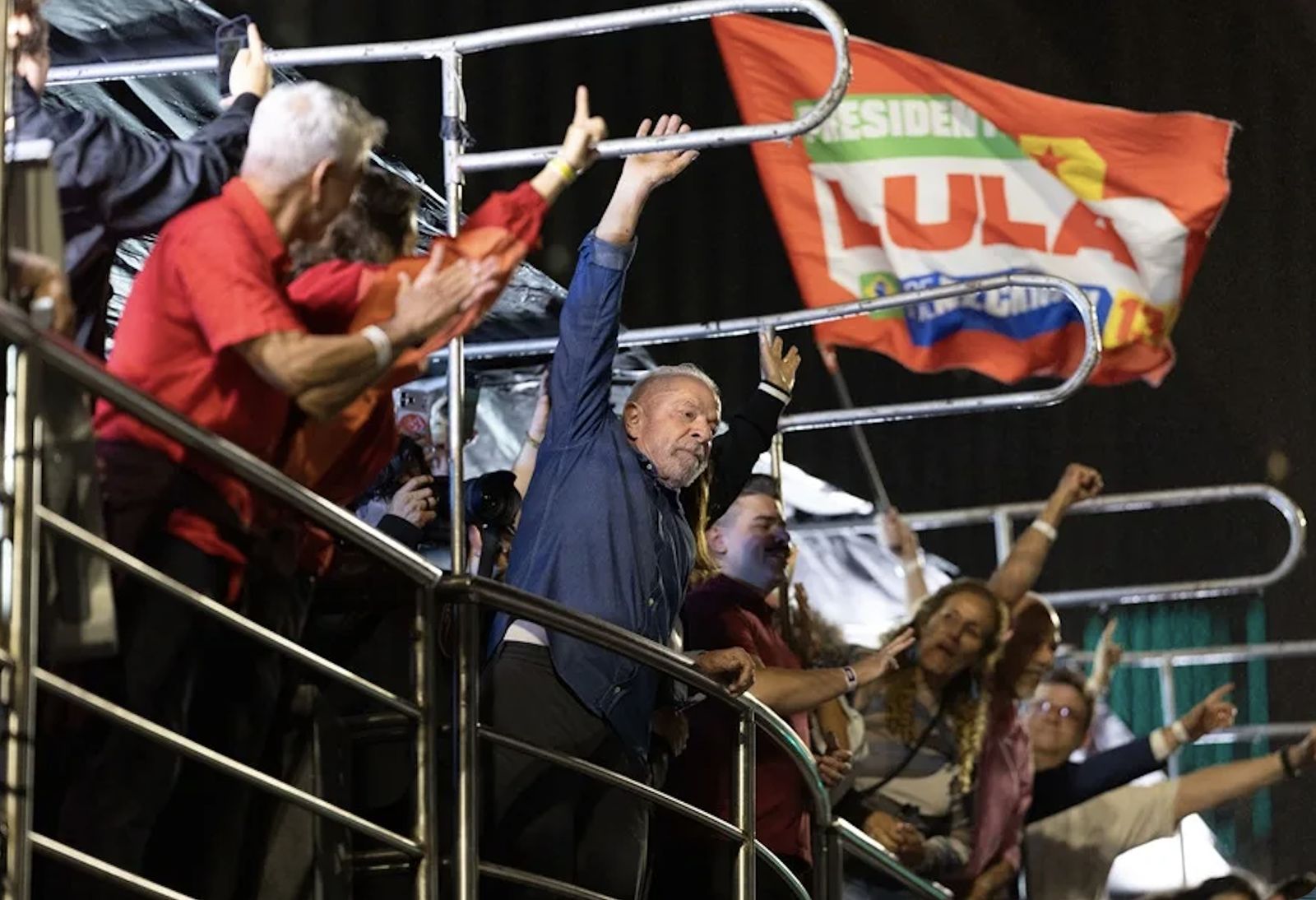 Lula celebra su victoria electoral el 25 de octubre