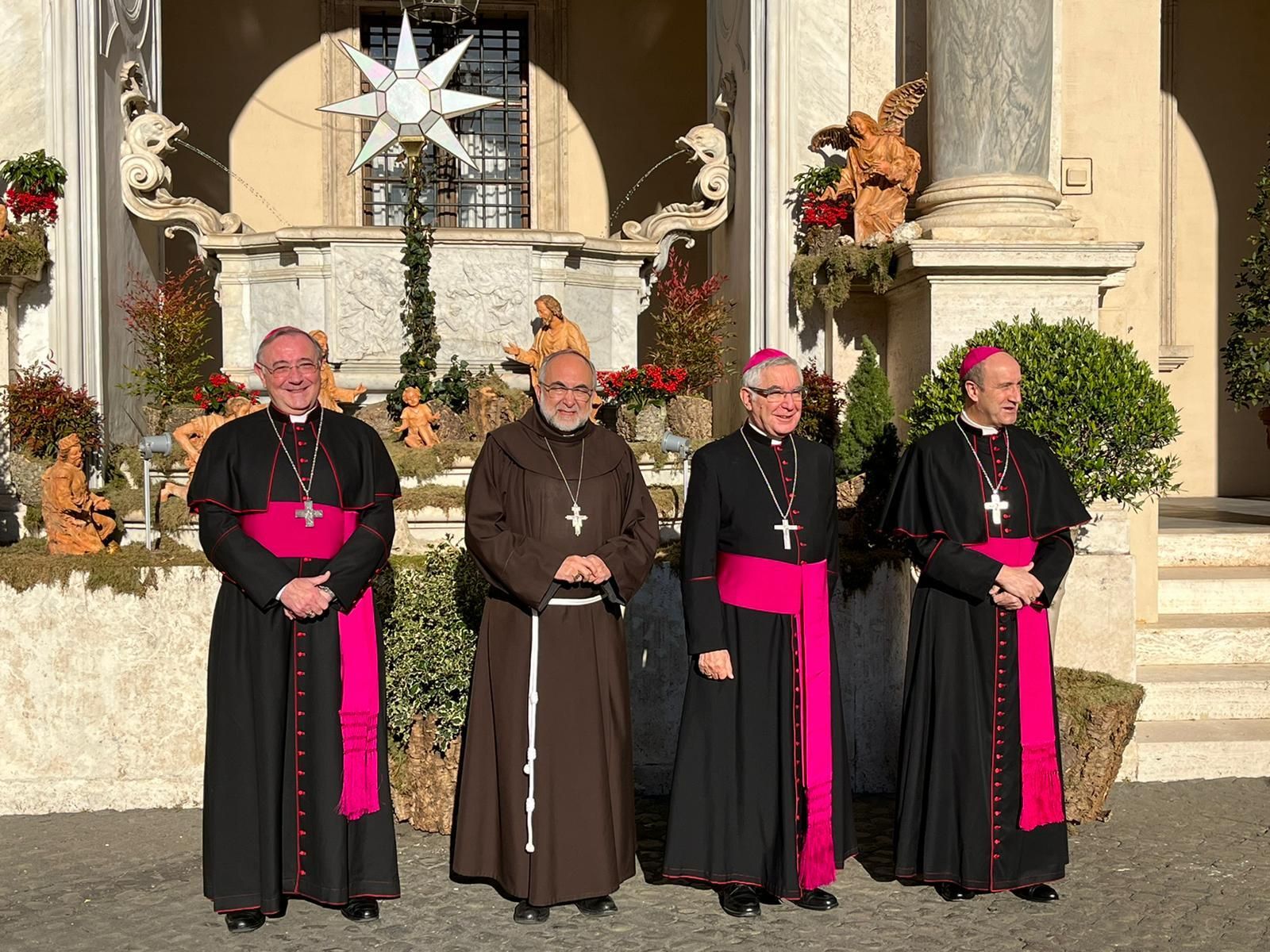 De las Heras, a la izquierda, tras encontrarse con el Papa