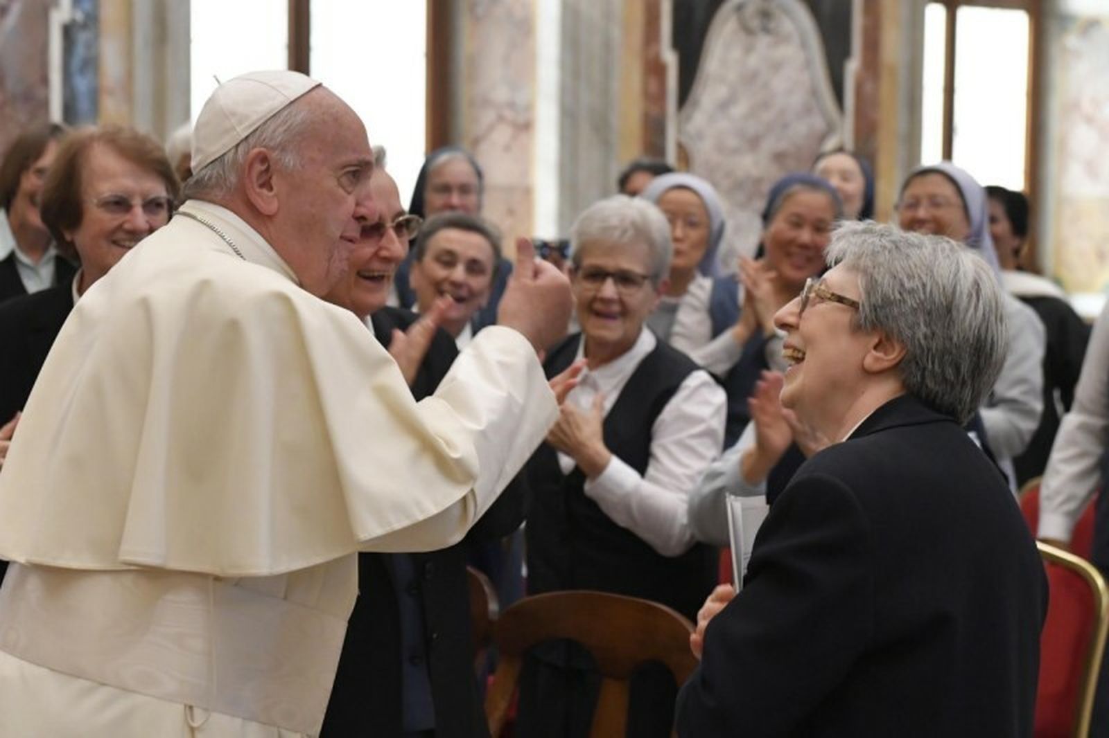 El Papa, hoy, con las Hijas de San Pablo