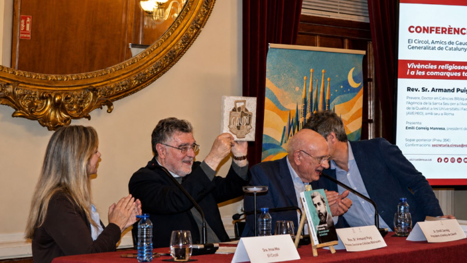 Armand Puig durante la conferencia sobre las vivencias religiosas y territoriales de Antoni Gaudí, este lunes en el Círcol de Reus.