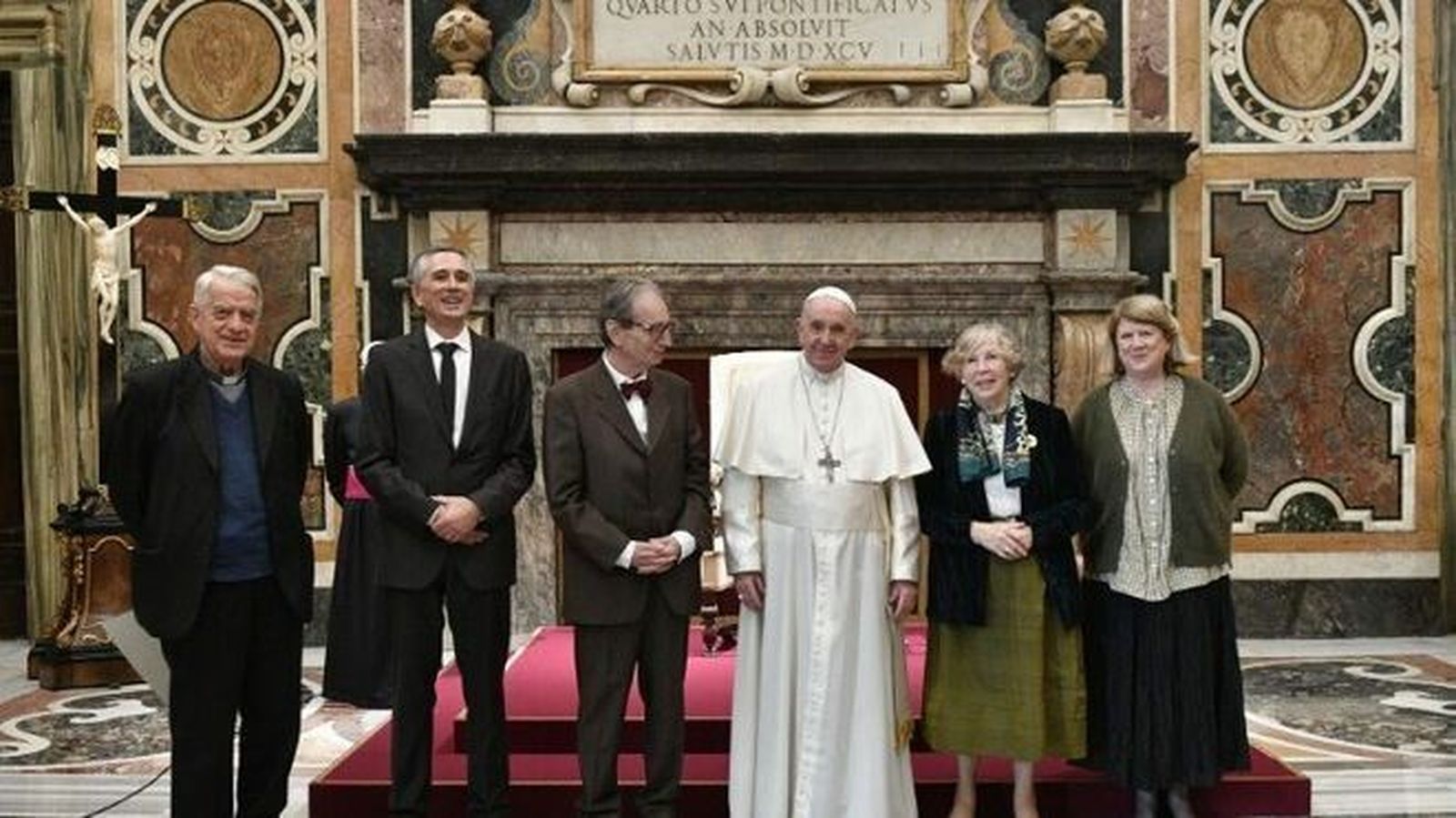P. Michel Fédou y Joseph S.J. y Halevi Horowitz Weiler en una foto de grupo junto a Francisco