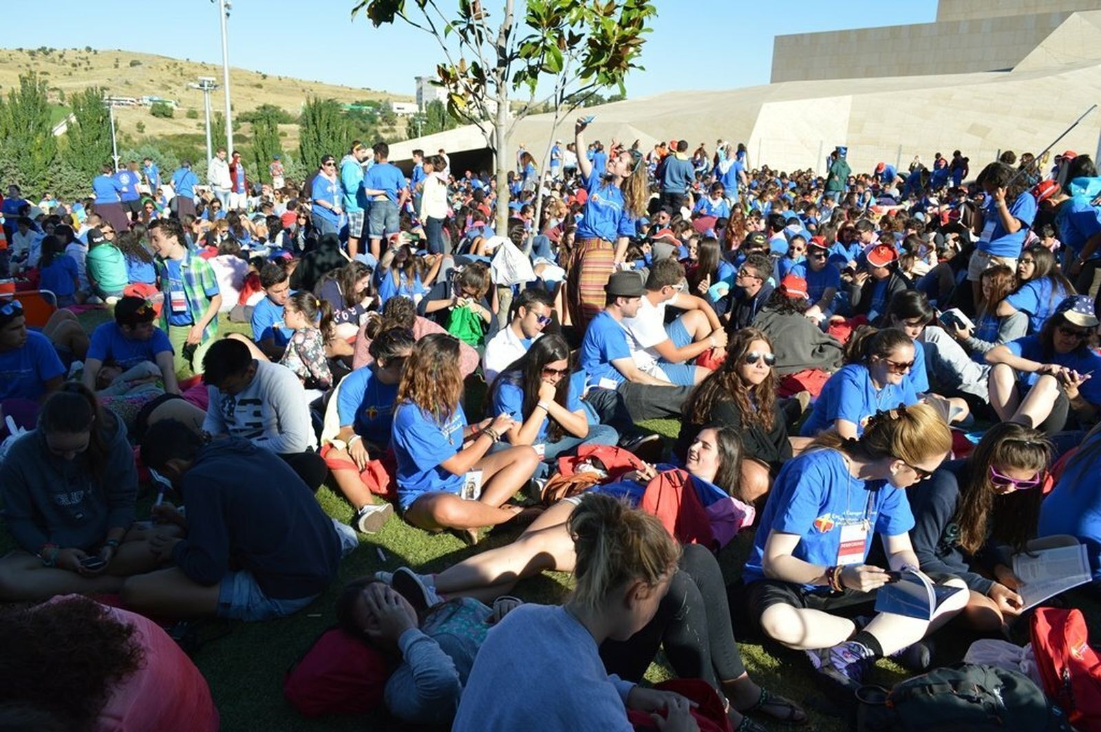 Jóvenes en la misa de hoy
