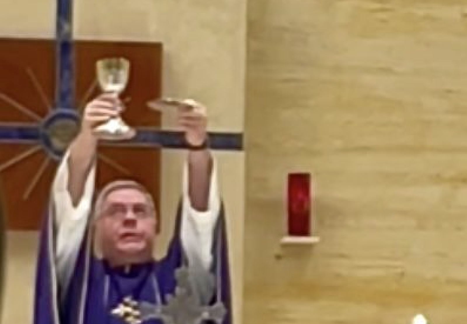 P. Baertl, en la parroquia de Camacho