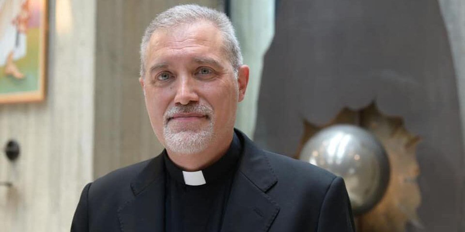 El obispo Attilio Nostro