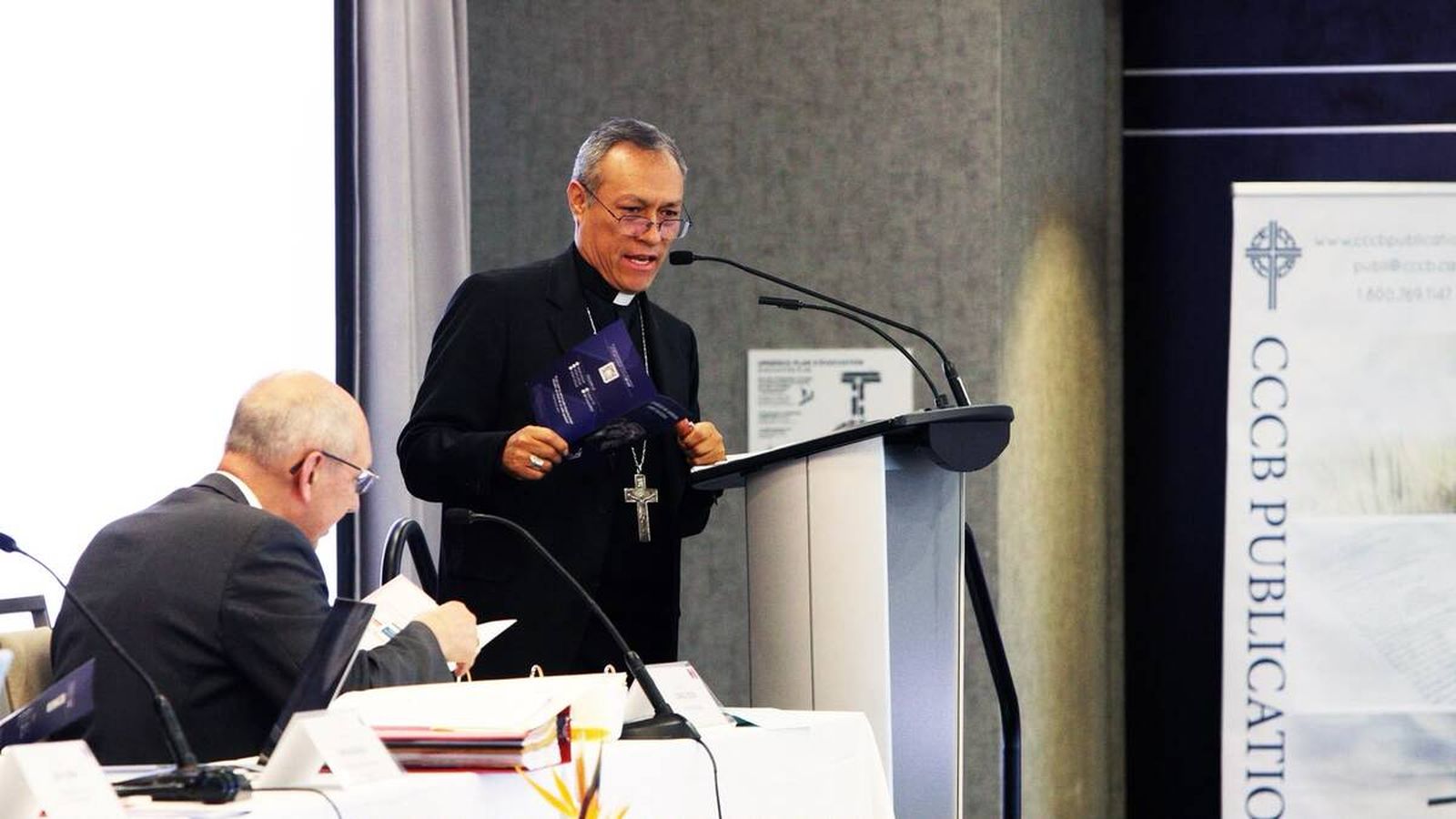 Espacios de escucha y diálogo entre la Iglesia de Canadá y el secretario general del Celam