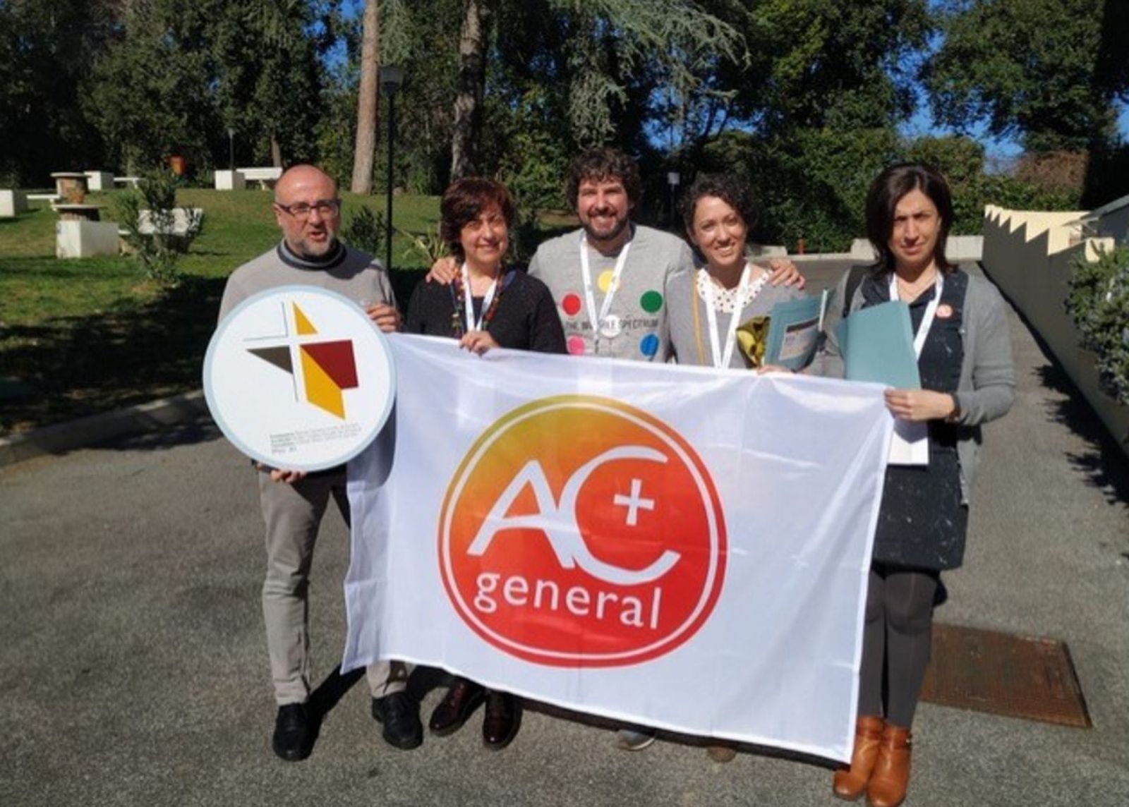 J. A. Cano y su equipo de Acción Católica General