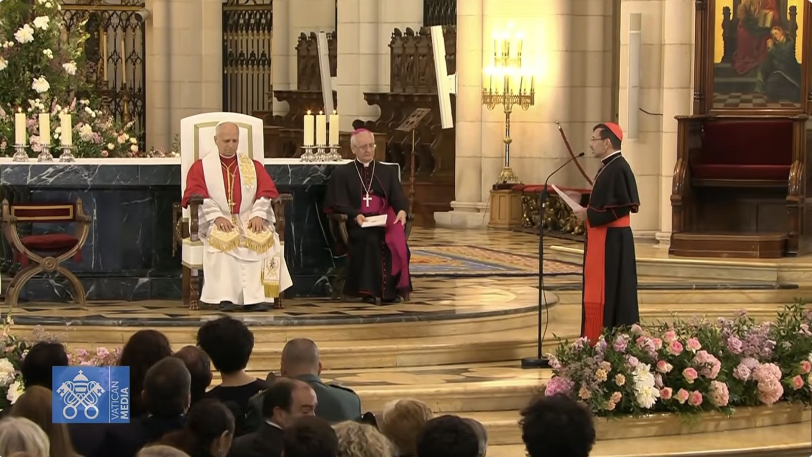 Saludo de Cobo al Papa León XIV en la Almudena