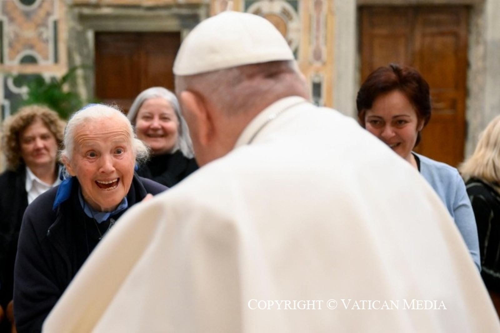 El Papa, con los feriantes