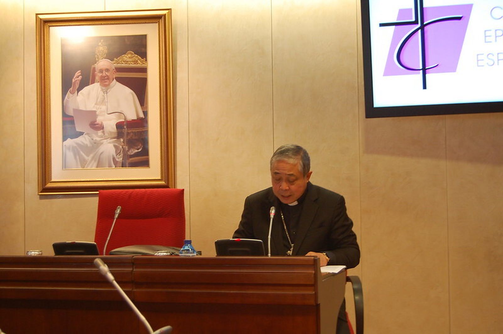 El Nuncio condena la "inaceptable agresión armada" de Rusia "contra la martirizada Ucrania"