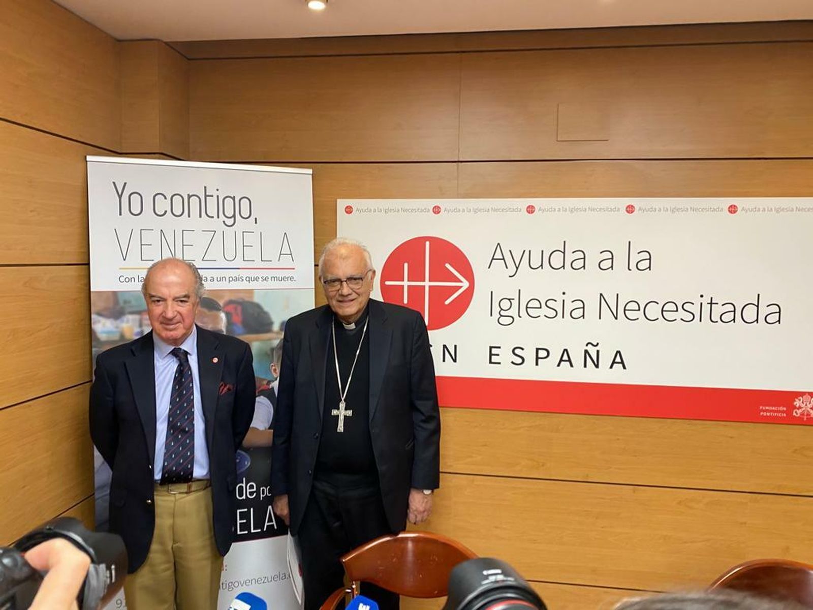 El cardenal Porras, con el presidente de AIN