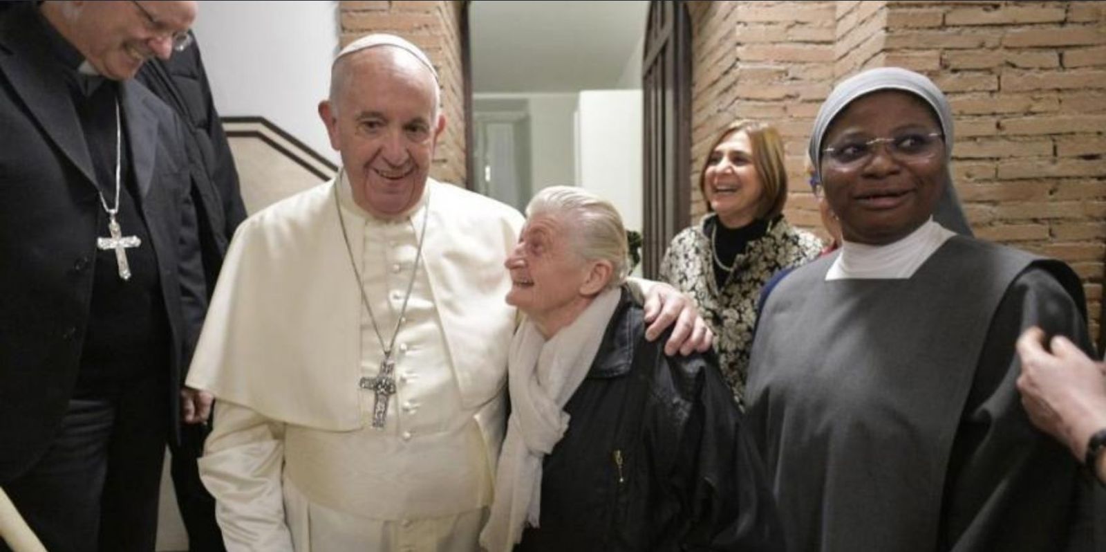 El Papa inauguró un centro de acogida