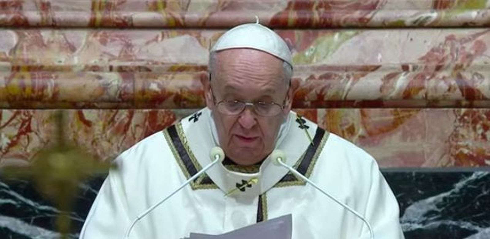 Francisco, durante la Misa del Gallo