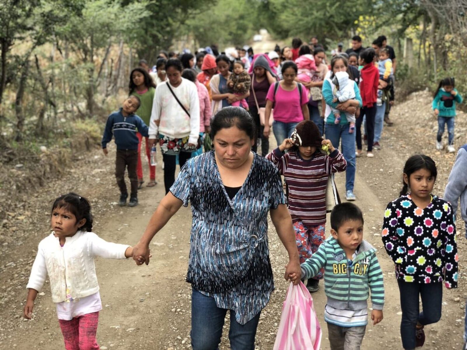 Familias de origen Nahua abandonaron sus hogares tras enfrentamientos entre grupos delictivos