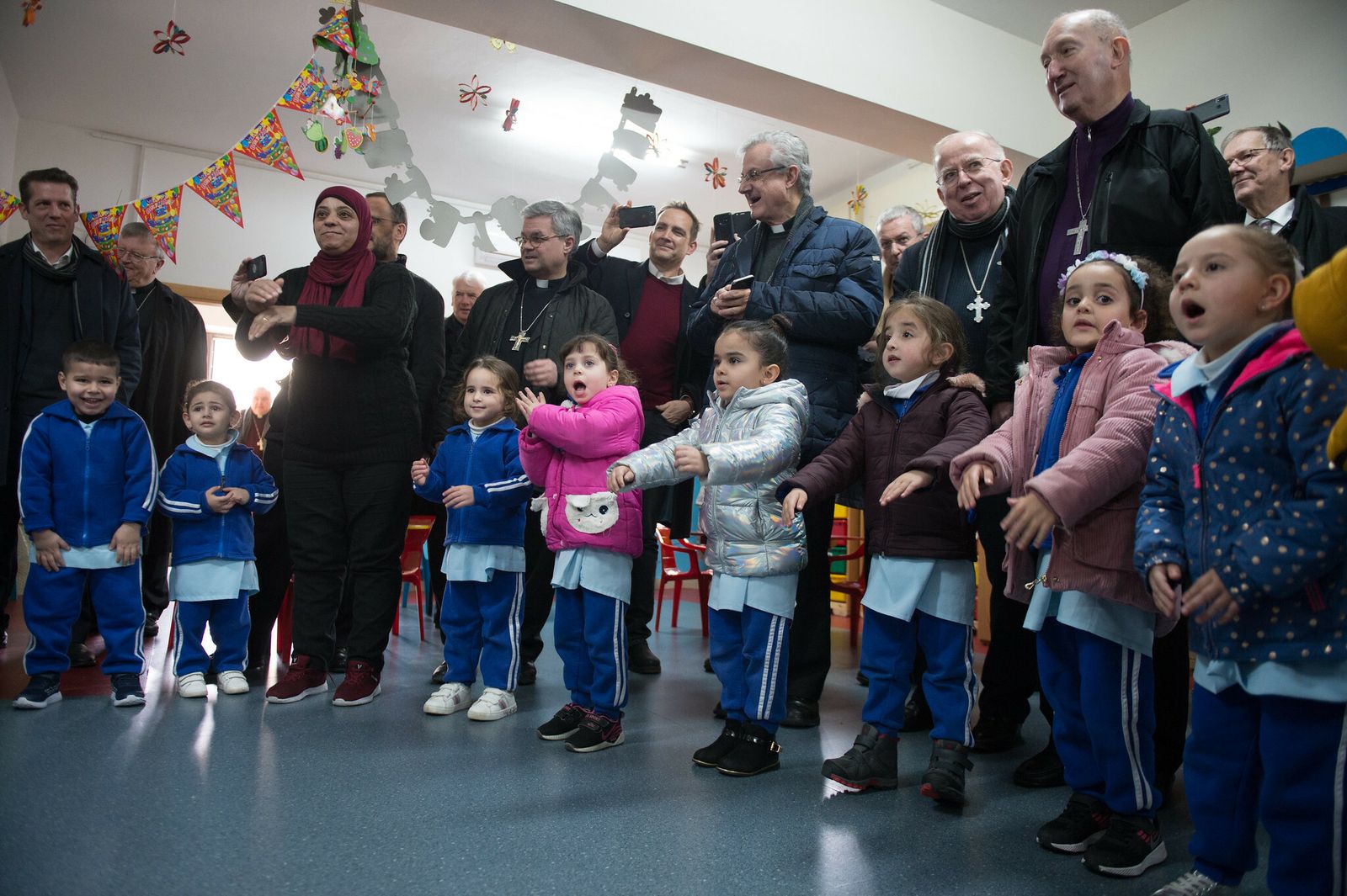 Los obispos europeos, con los niños de Gaza