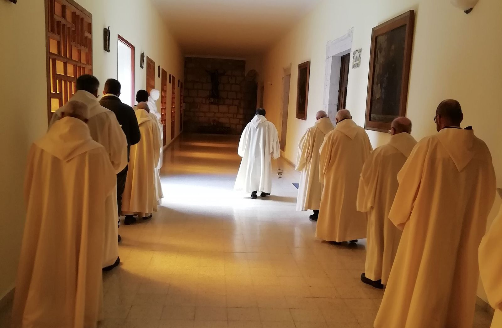 Monjes en San Pedro de Cardeña