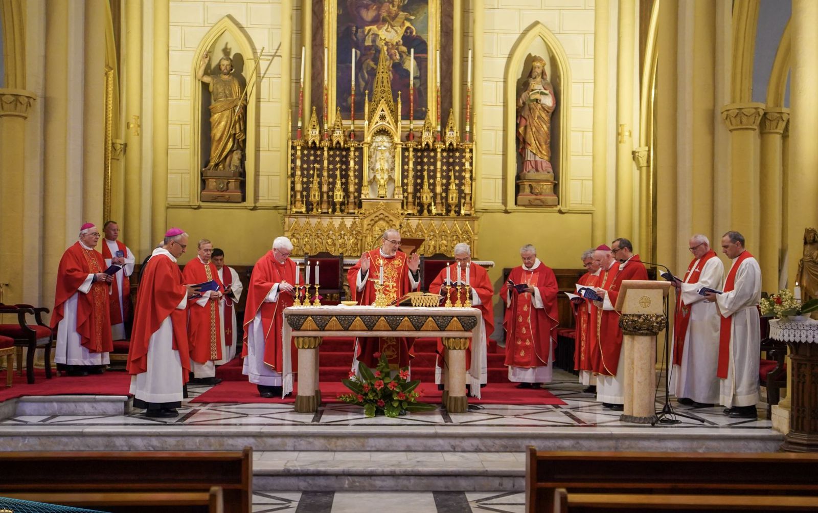 Vives, en la misa con Pizzaballa