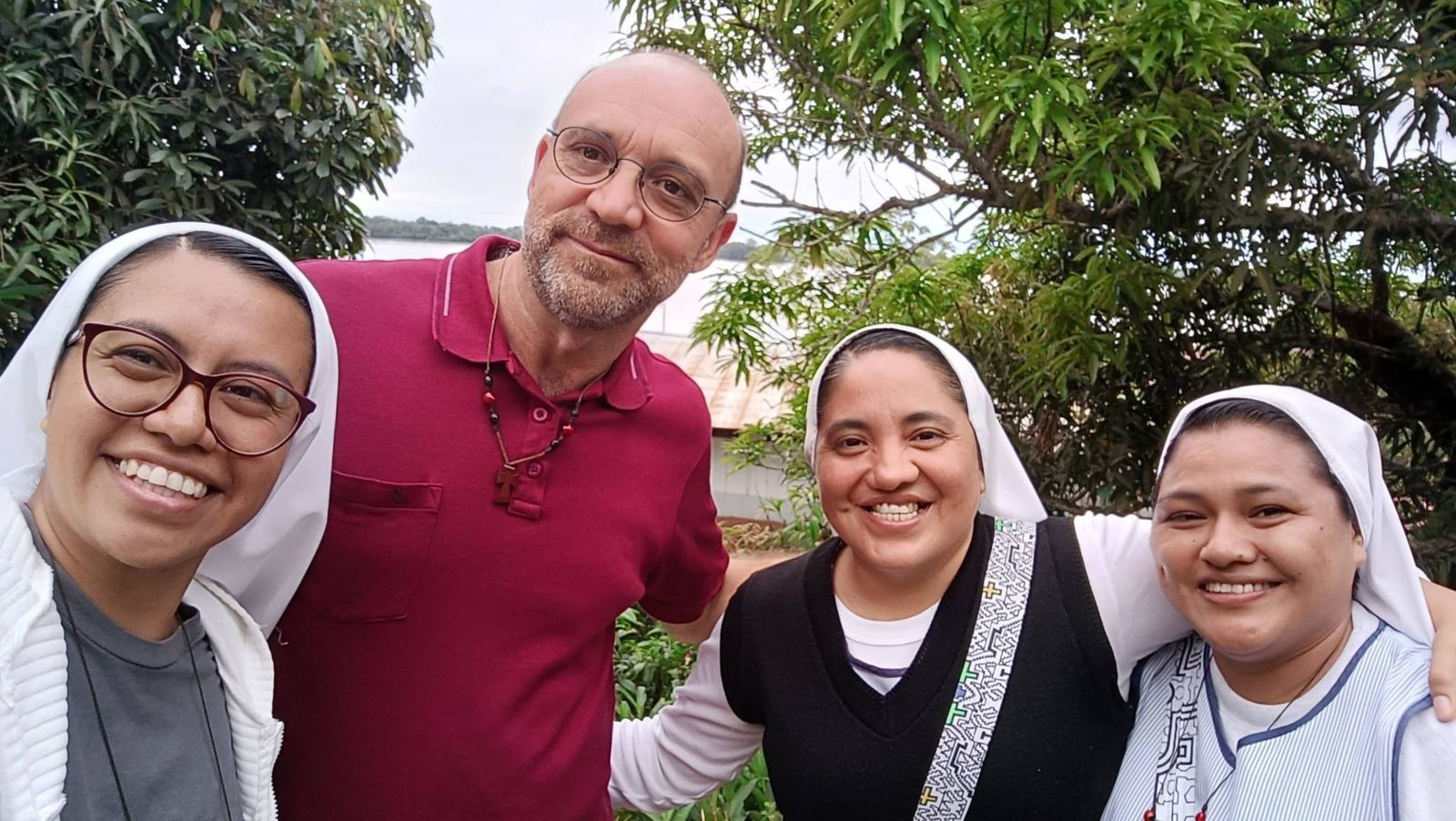 Con las EMJ de San Pablo, río Amazonas