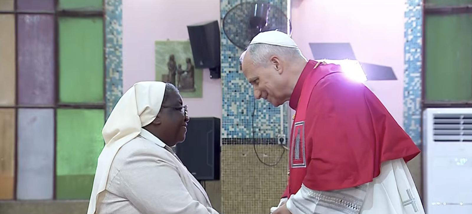 León, con la secretaria general de los religiosos angoleños