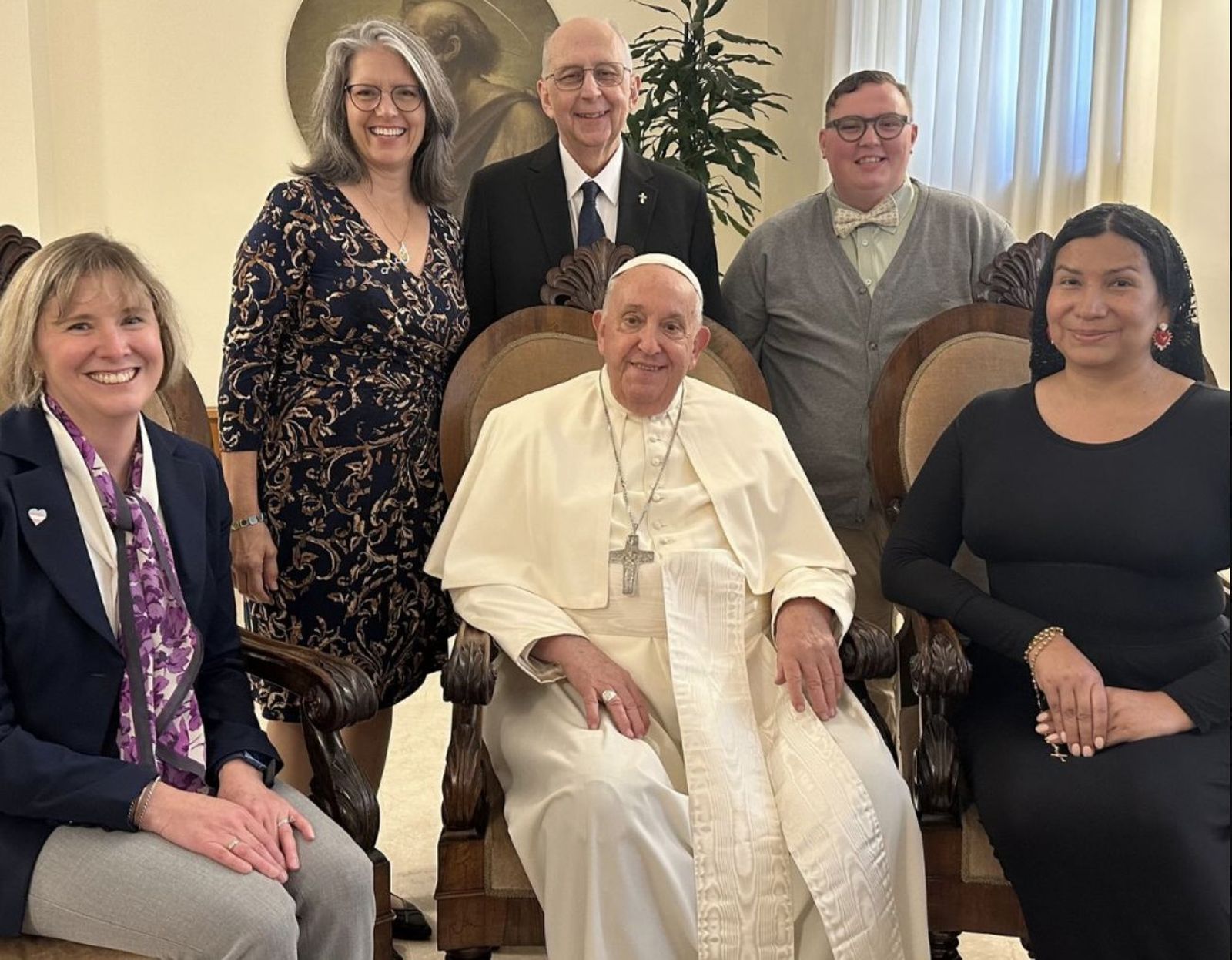 Francisco, con algunas de las personas transgénero y sus familias