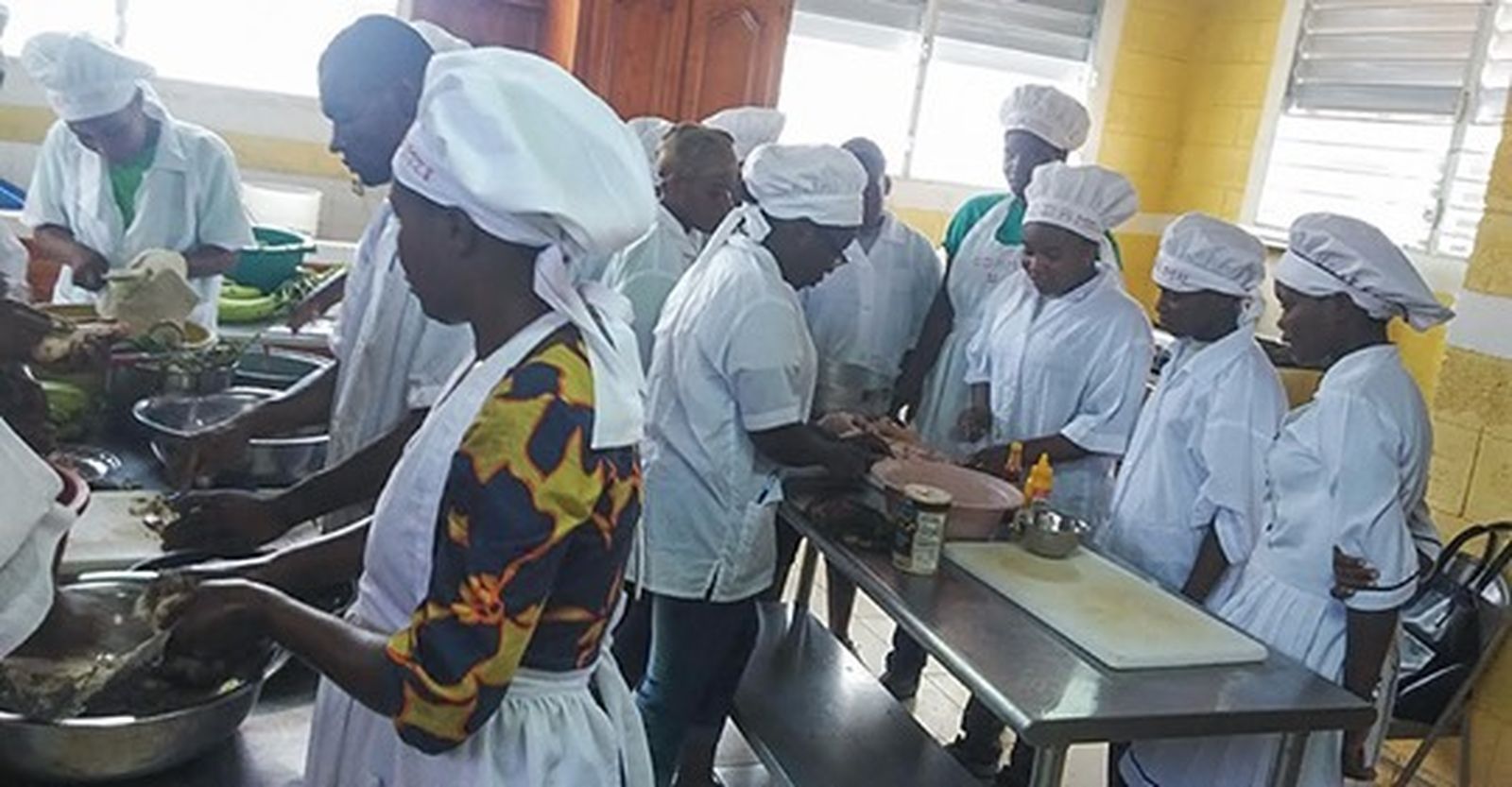 Jóvenes en la nueva escuela de los salesianos en Haití