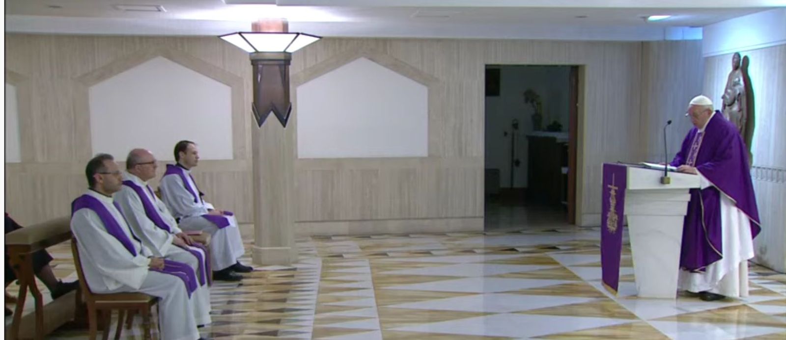 El Papa, sus dos secretarios y su maestro-capilla