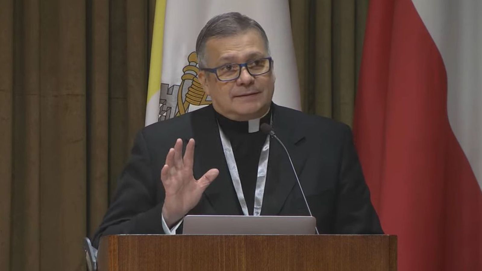 Mons. Lucio Ruiz invitó a no temer a la cultura digital y a habitarla para evangelizar