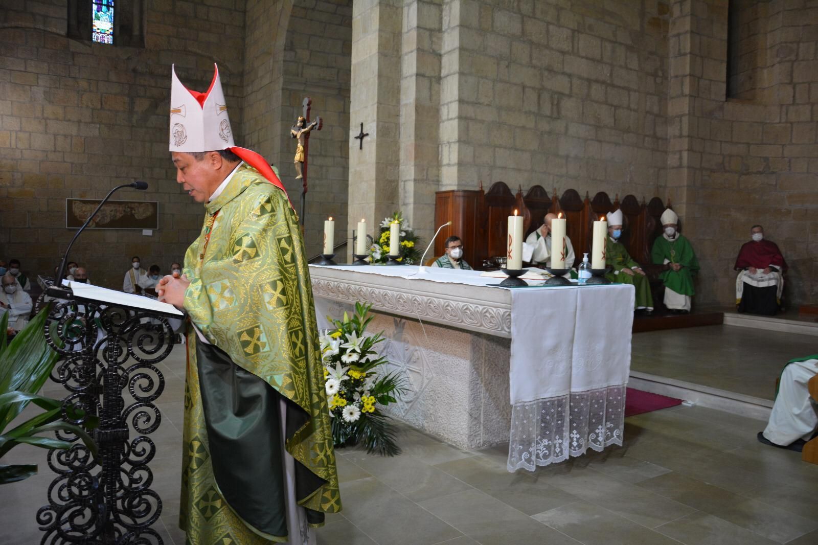 El Nuncio Aúza, en la catedral de Barbastro