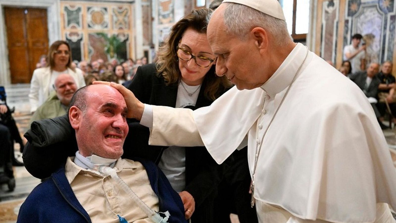 León XIV recibe a miembros de AISLA, la Asociación Italiana de Esclerosis Lateral Amiotrófica (VaticanMedia)