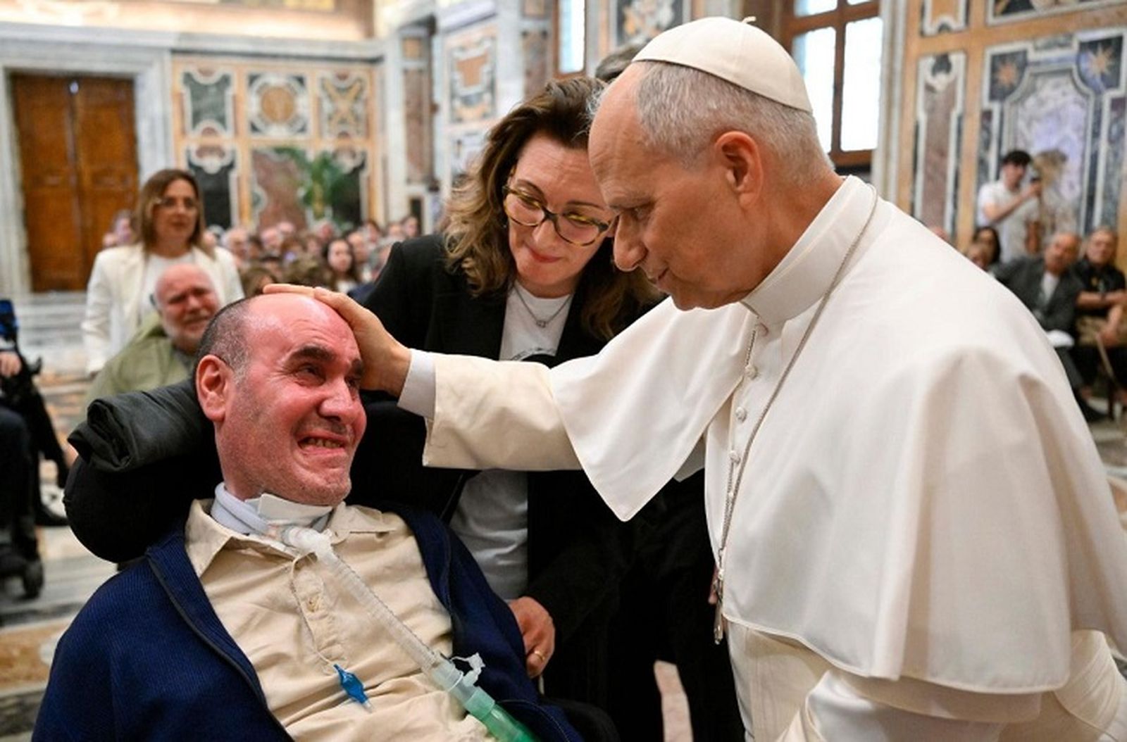 León XIV recibe a miembros de AISLA, la Asociación Italiana de Esclerosis Lateral Amiotrófica (VaticanMedia)