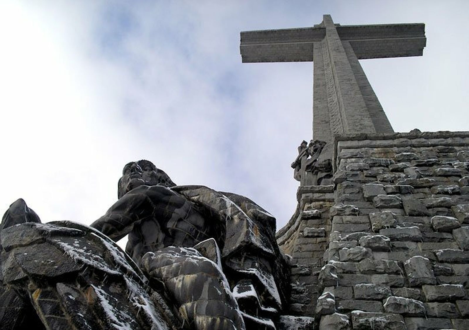 En pleno debate por la exhumación de los restos de Franco