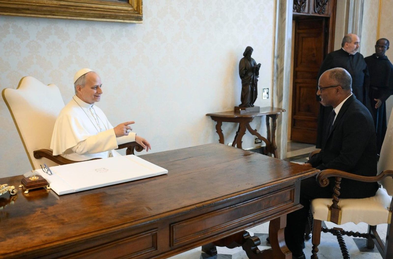 Leon XIV recibe a José Ulisses Correia e Silva