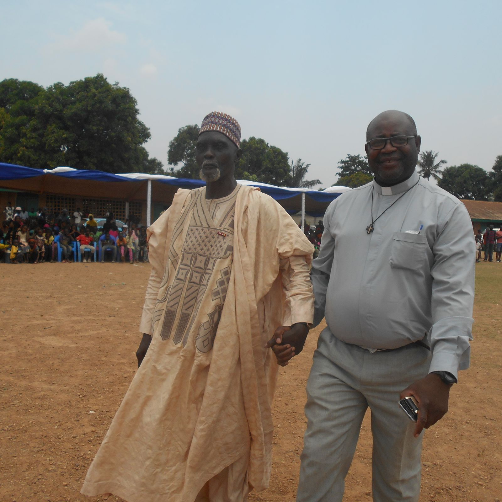 Cristianos y musulmanes de dos barrios de Bangui firman la paz
