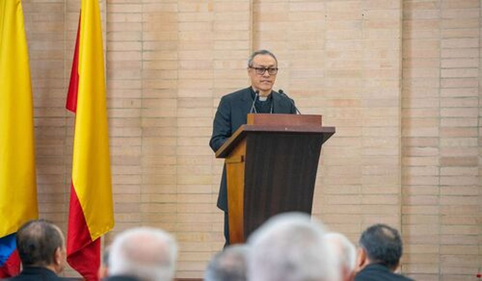 Mons. Lizardo Estrada