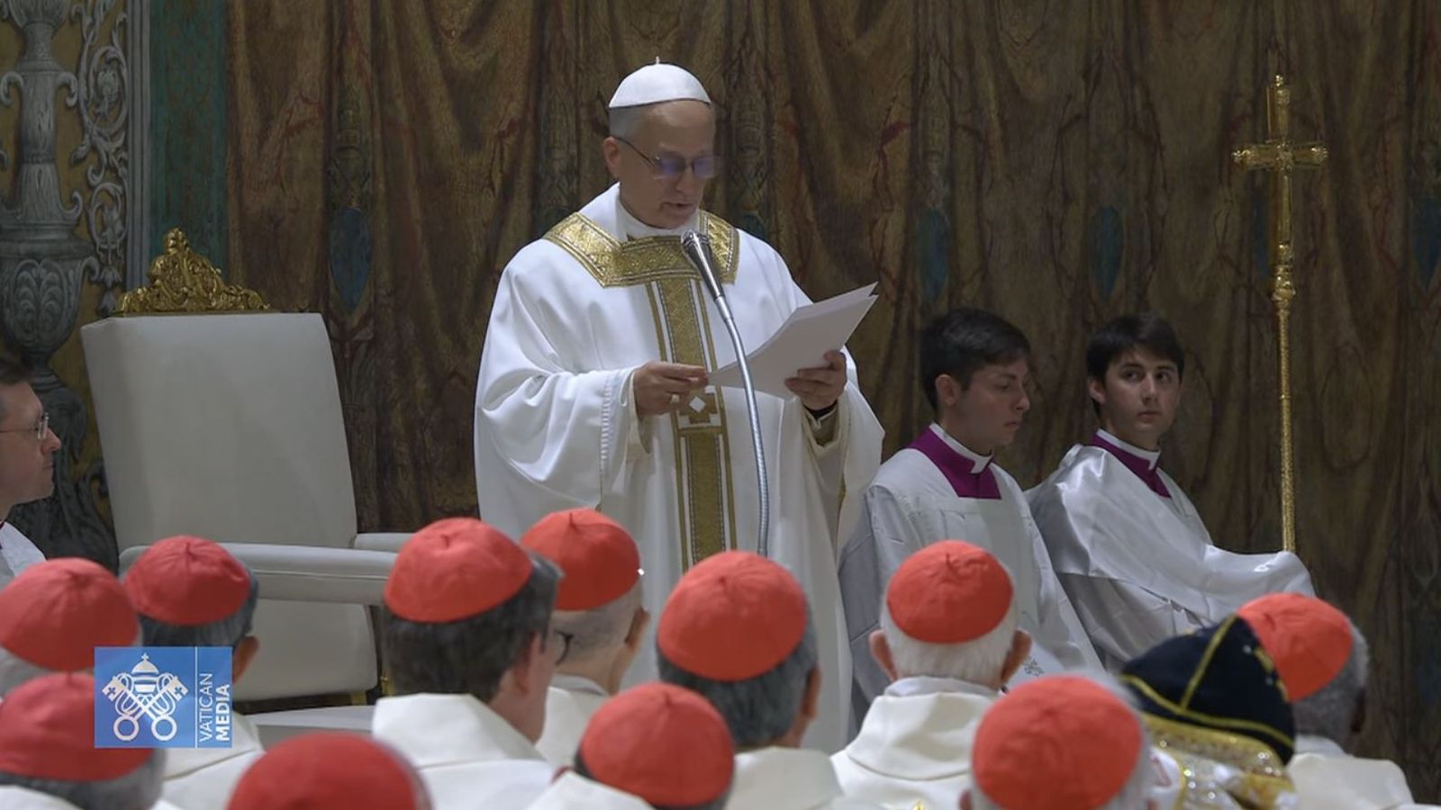 Prevost lee su primera homilía como León XIV ante los cardenales