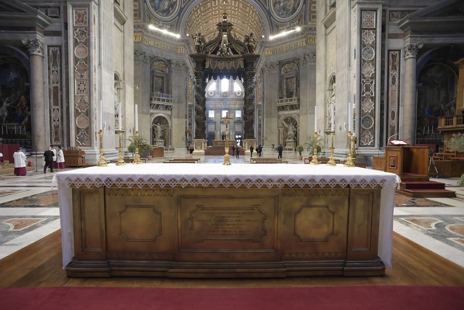 El altar vacío de San Pedro