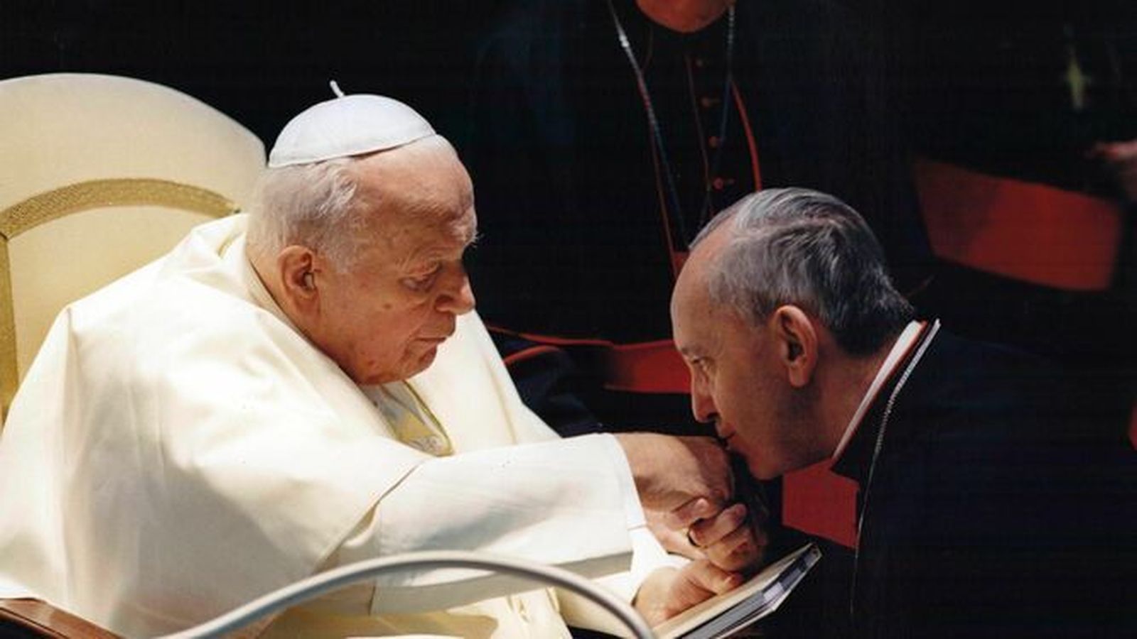 Cardenal Bergoglio con Juan Pablo II