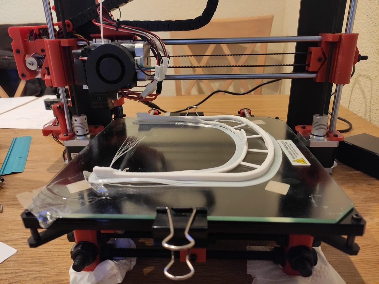 ¿Dónde está Dios? También en los que imprimen mascarillas