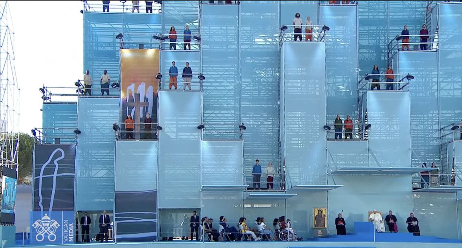 Espectacular Via Crucis con el Papa