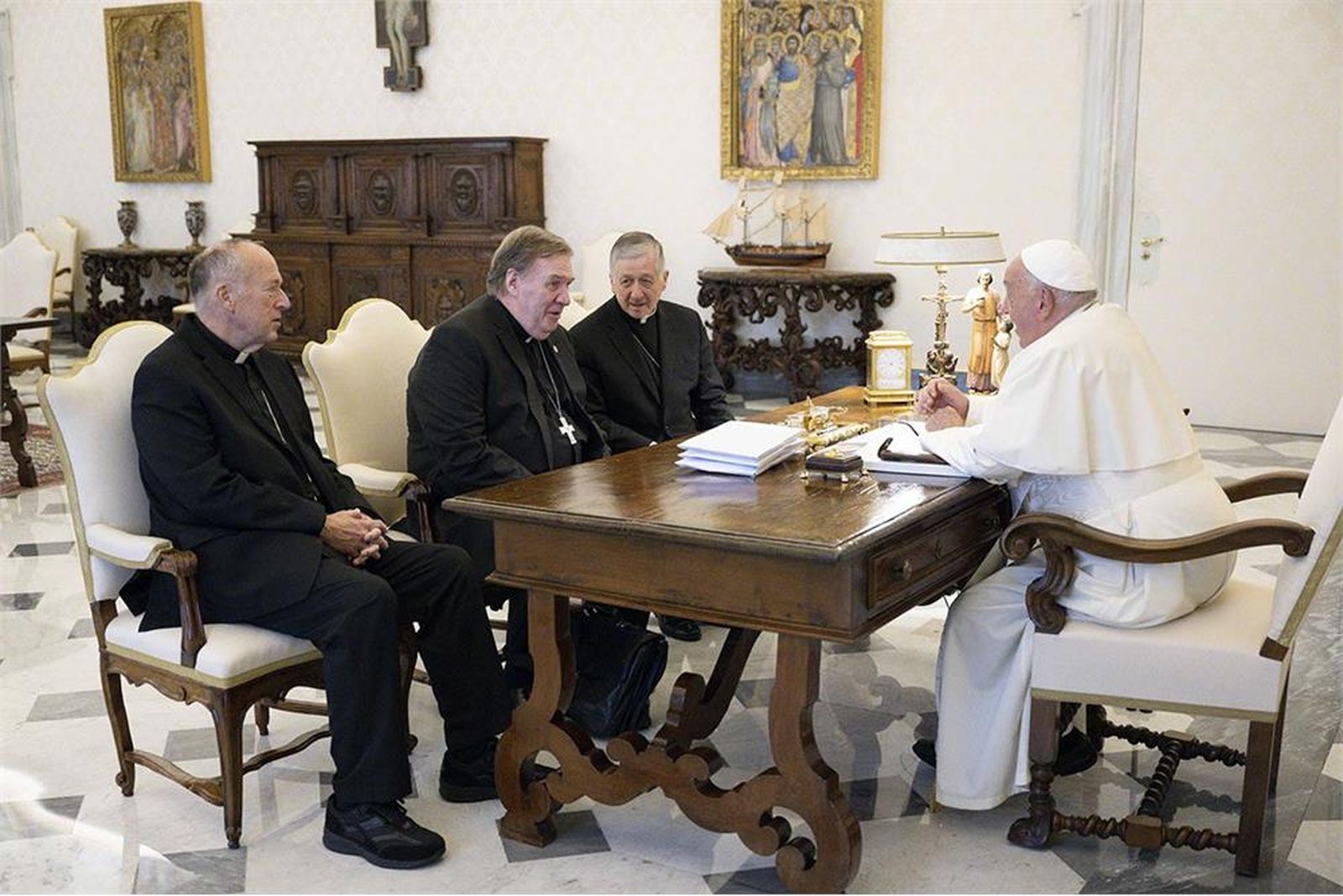 Cupich, McElroy y Tobin, con el Papa Francisco