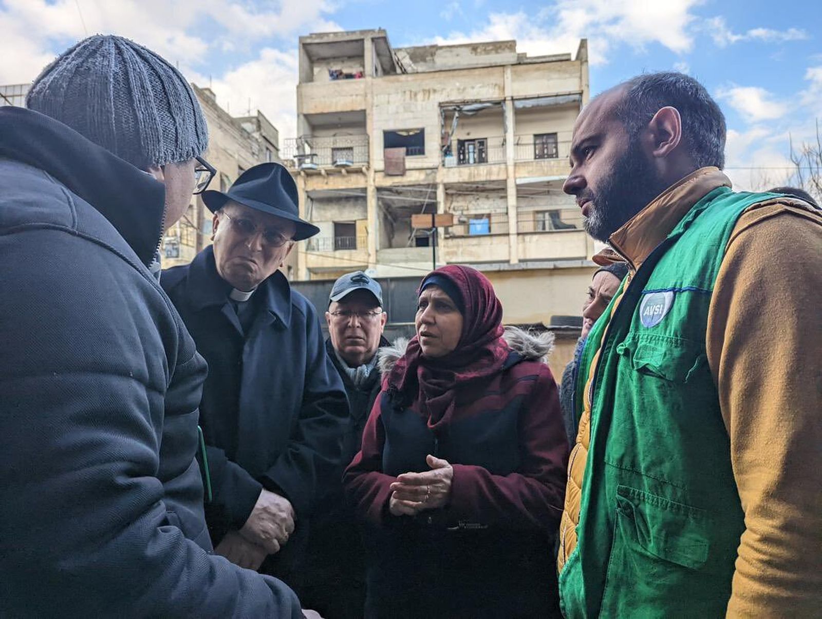 Zenari:  "Muchos me preguntan: después de las bombas, ¿por qué esto?"