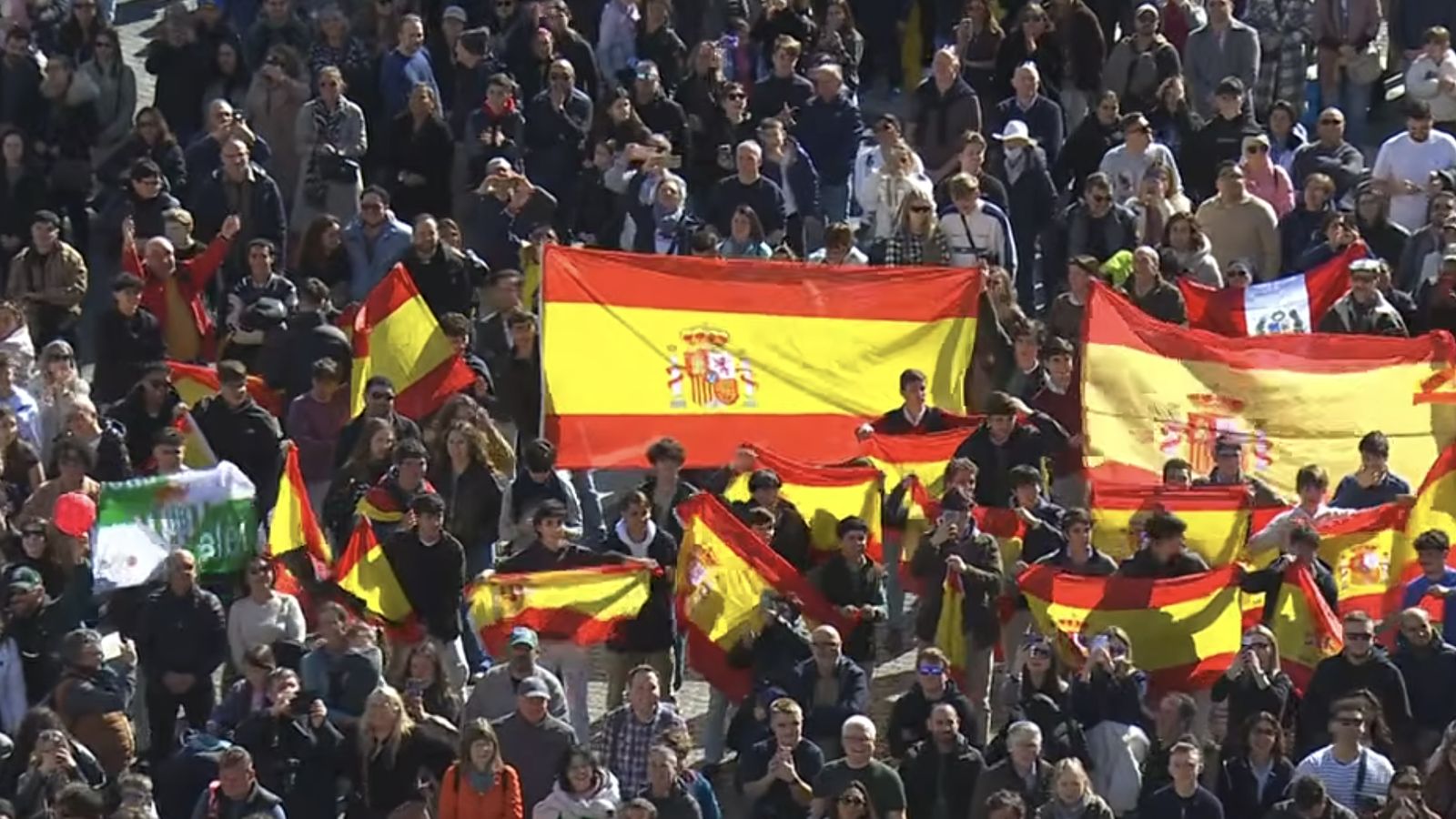Españoles en la plaza de San Pedro